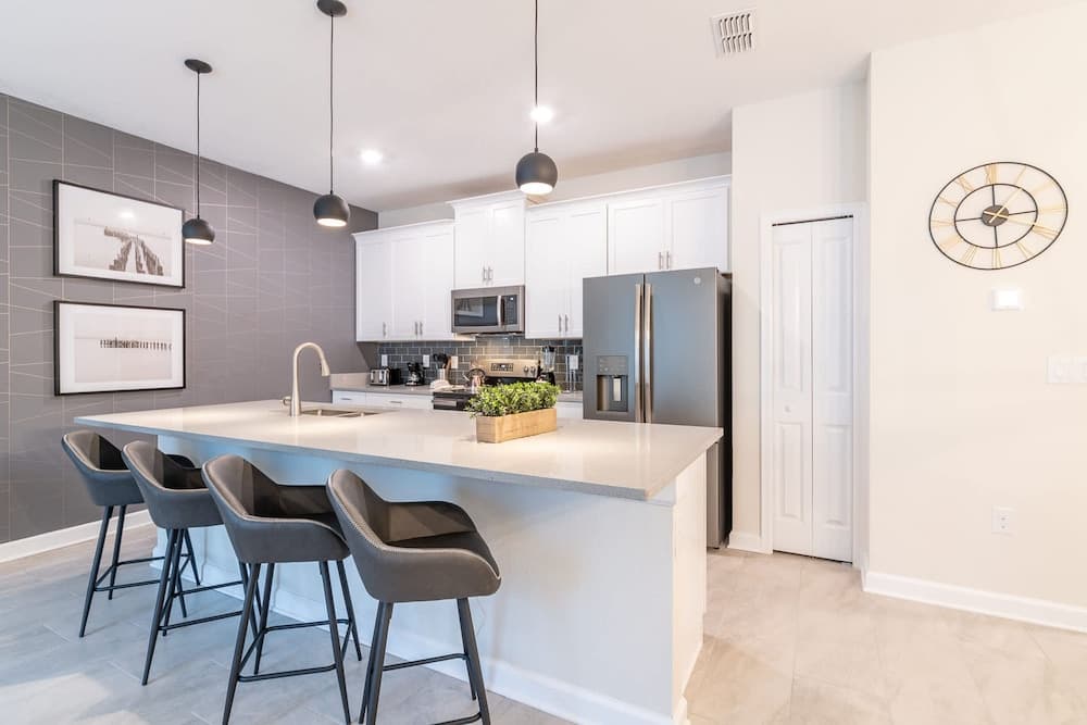 Storey Lake Retreat - Image 5