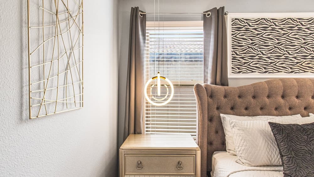 Bright Lakeview Villa #1671 - Image 16