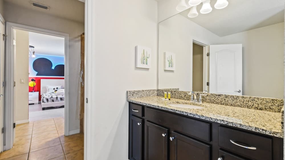 Bright Lakeview Villa #1671 - Image 26