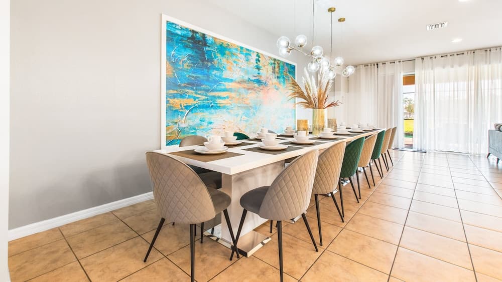 Bright Lakeview Villa #1671 - Image 4