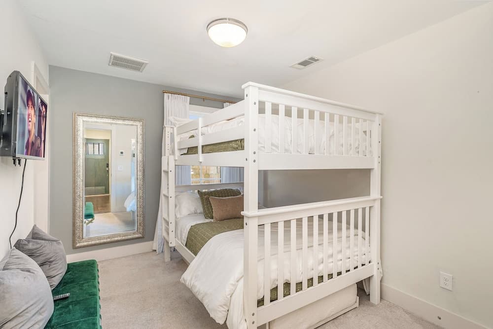 Beech Cove - Image 17