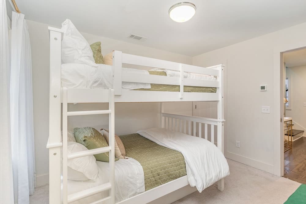 Beech Cove - Image 16