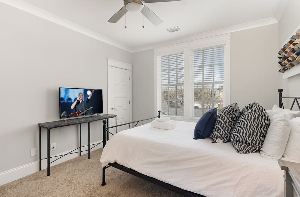 Belwood Manor - Image 20