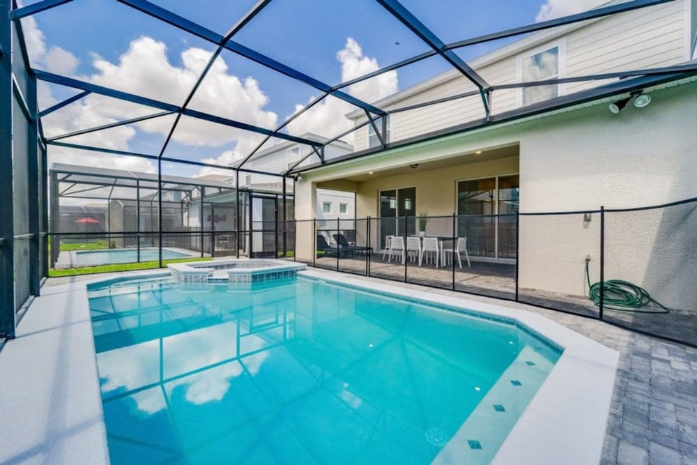 Best Windsor Island House - Image 2