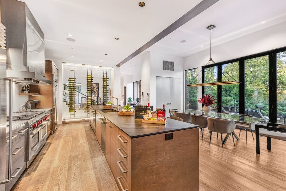 Beverly Glen Hillside Haven - Image 9