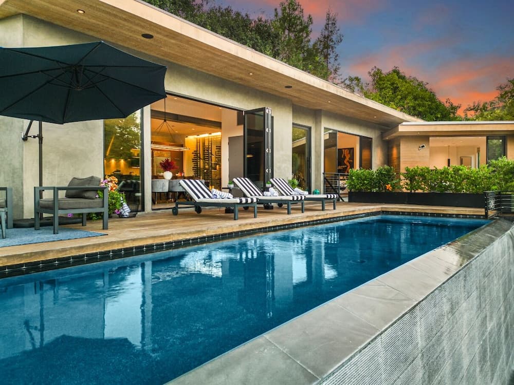 Beverly Glen Hillside Haven - Image 2