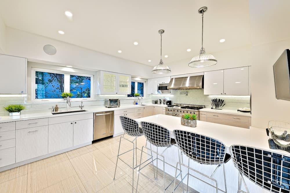 Beverly Hills Luxury Modern Palace - Image 15