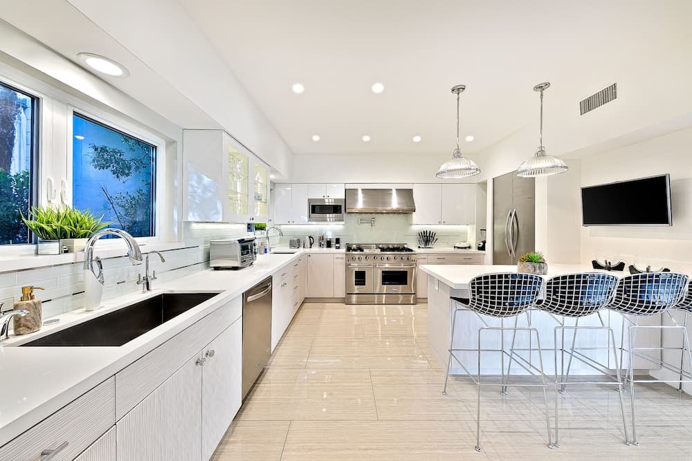 Beverly Hills Luxury Modern Palace - Image 5