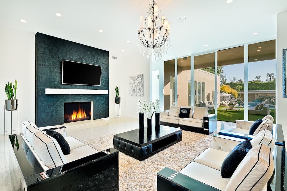 Beverly Hills Luxury Modern Palace - Image 3