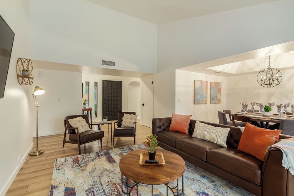 Beverly Scottsdale - Image 2