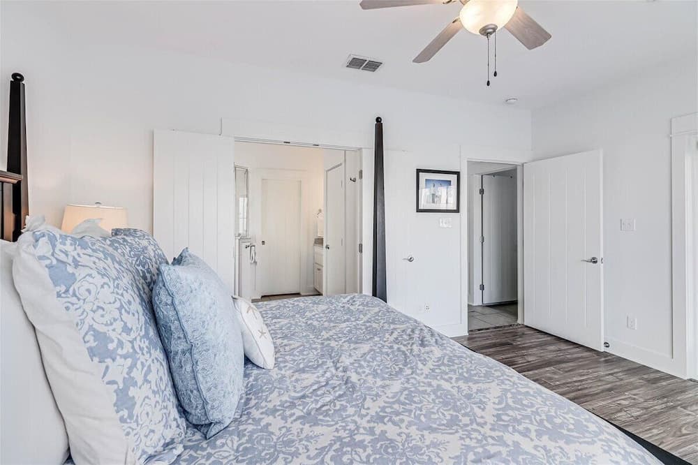 Beyond Paradise #119 - Image 19