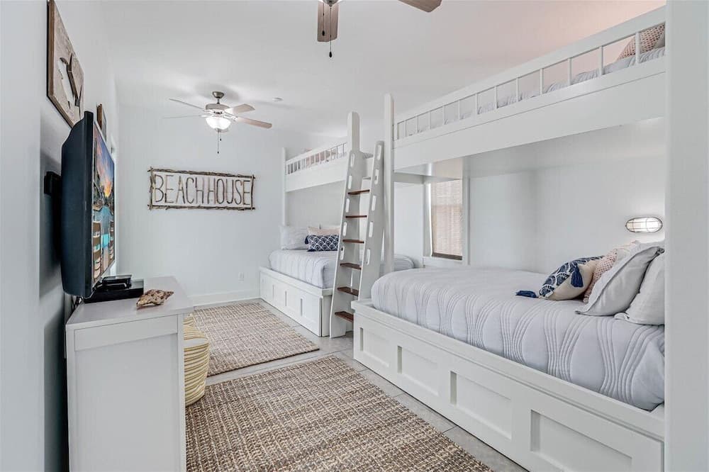 Beyond Paradise #119 - Image 23