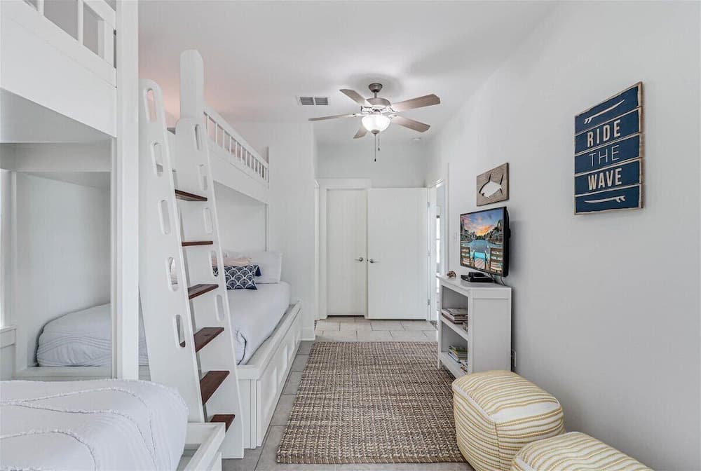 Beyond Paradise #119 - Image 25