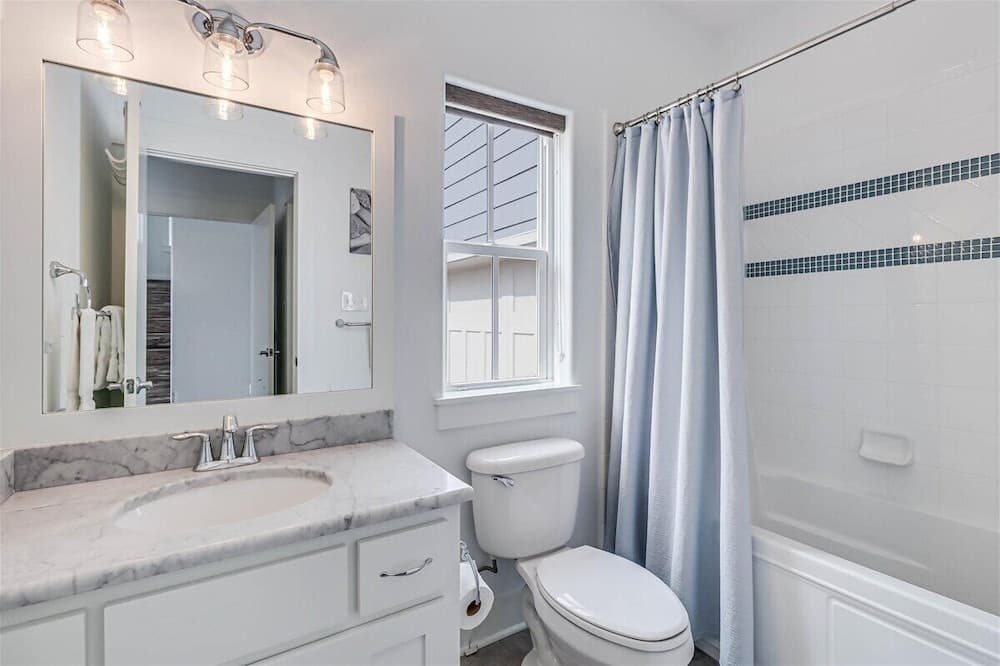 Beyond Paradise #119 - Image 26