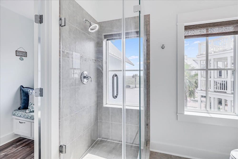 Beyond Paradise #119 - Image 31