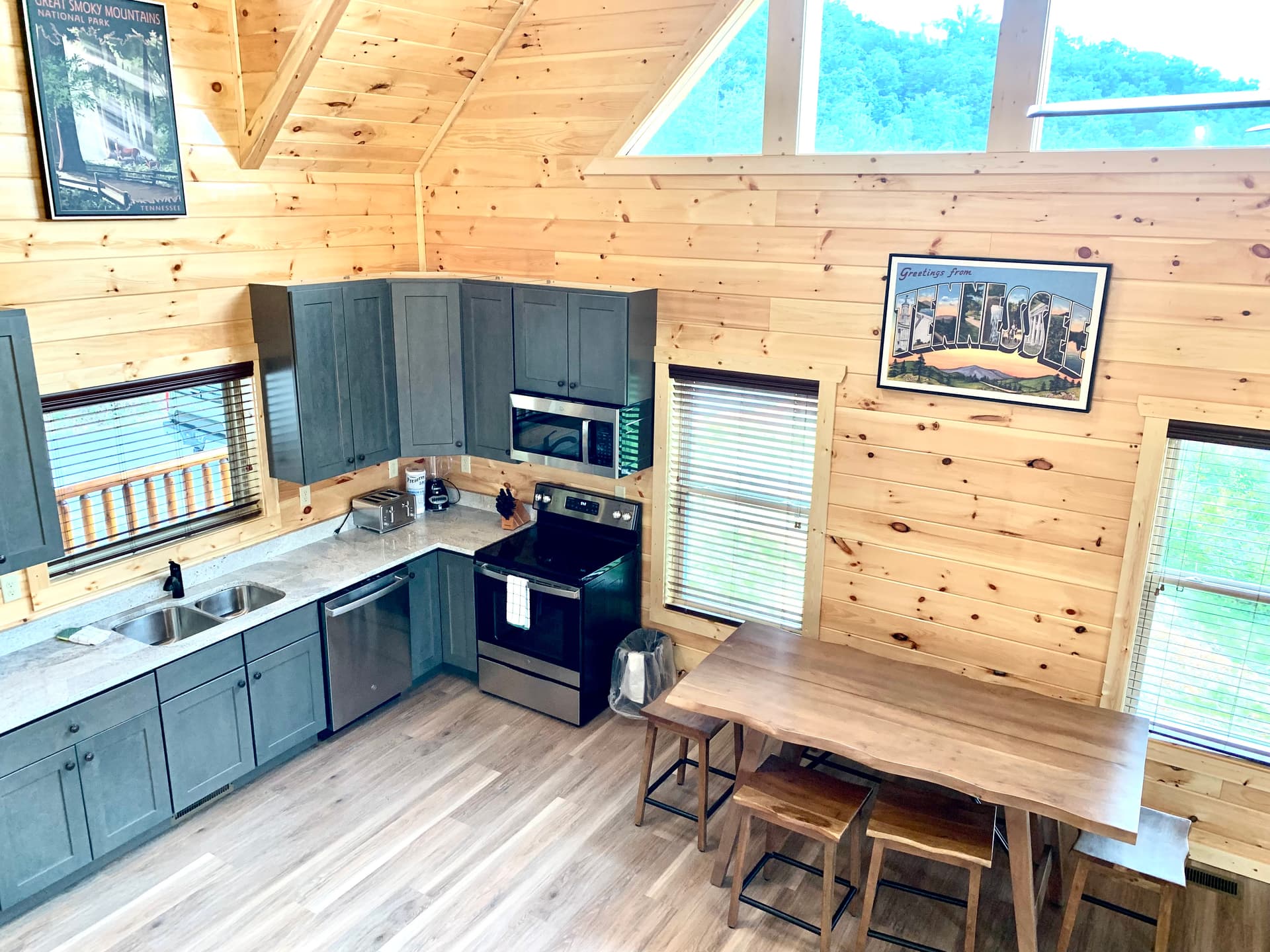 Beyond Views #3323 - Image 5