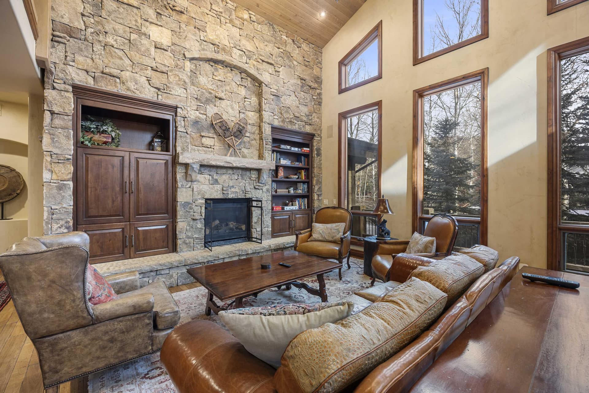 Luxury Mountain Retreat - Image 2