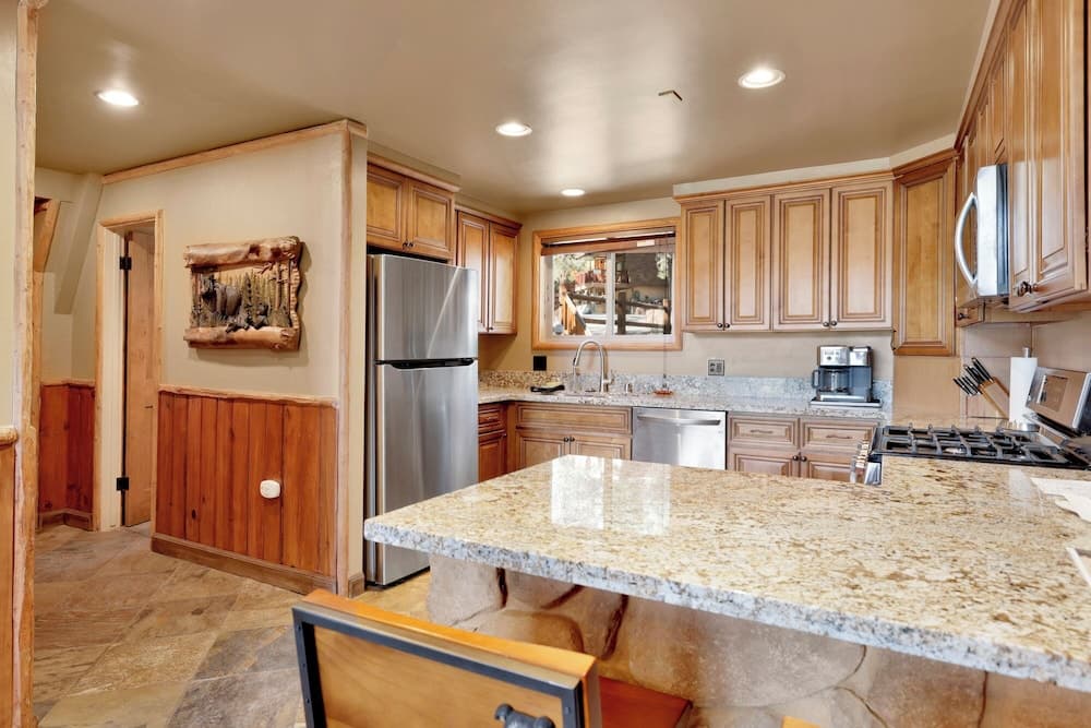 Bear DEN #2152 - Image 5