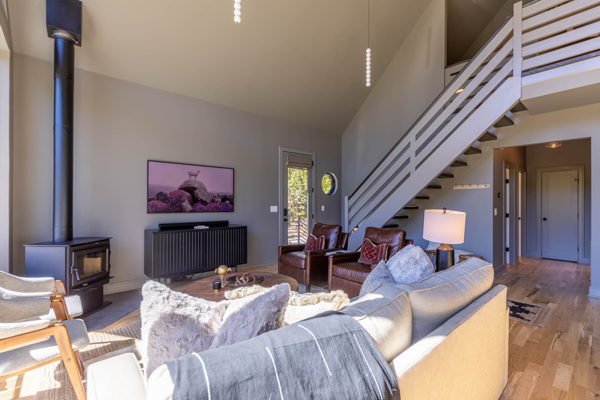 Big Bear Escape - Image 6