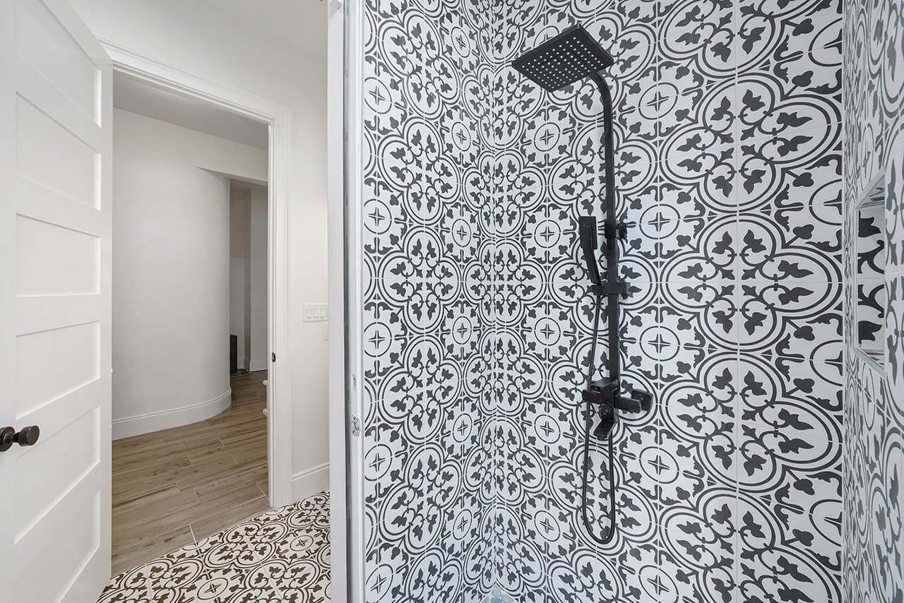 Big House by the Sea - Image 32