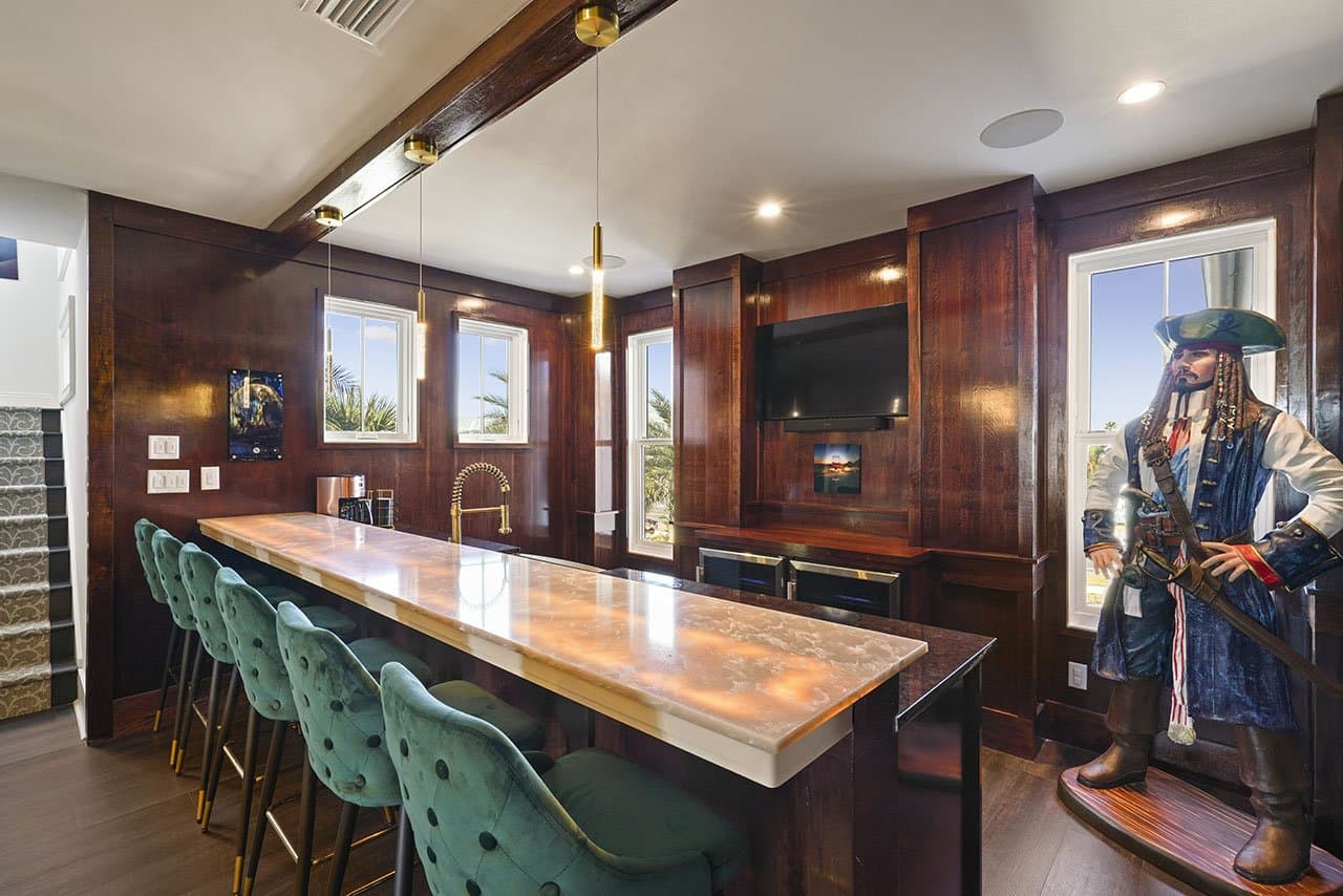 Big House by the Sea - Image 12