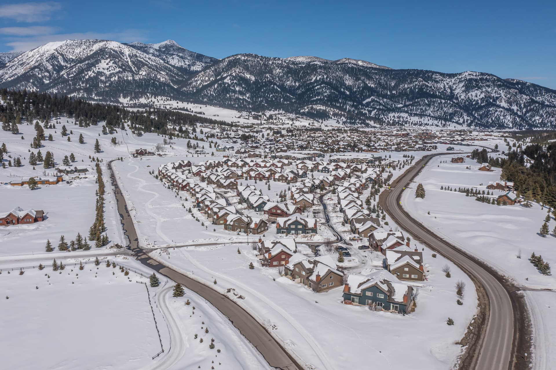 Hallmark Chalet - Image 40