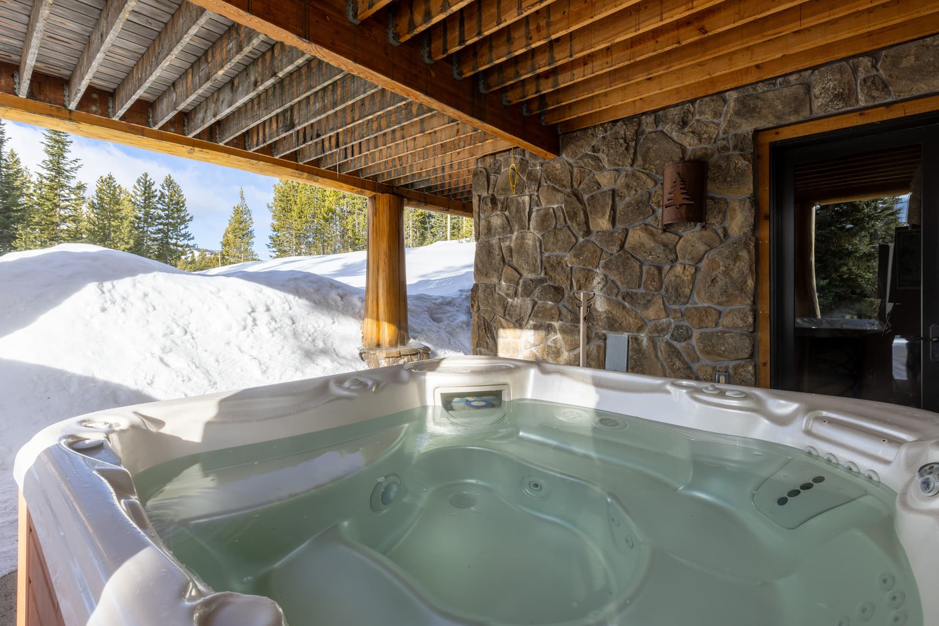Moon Rider Ski Lodge - Image 2