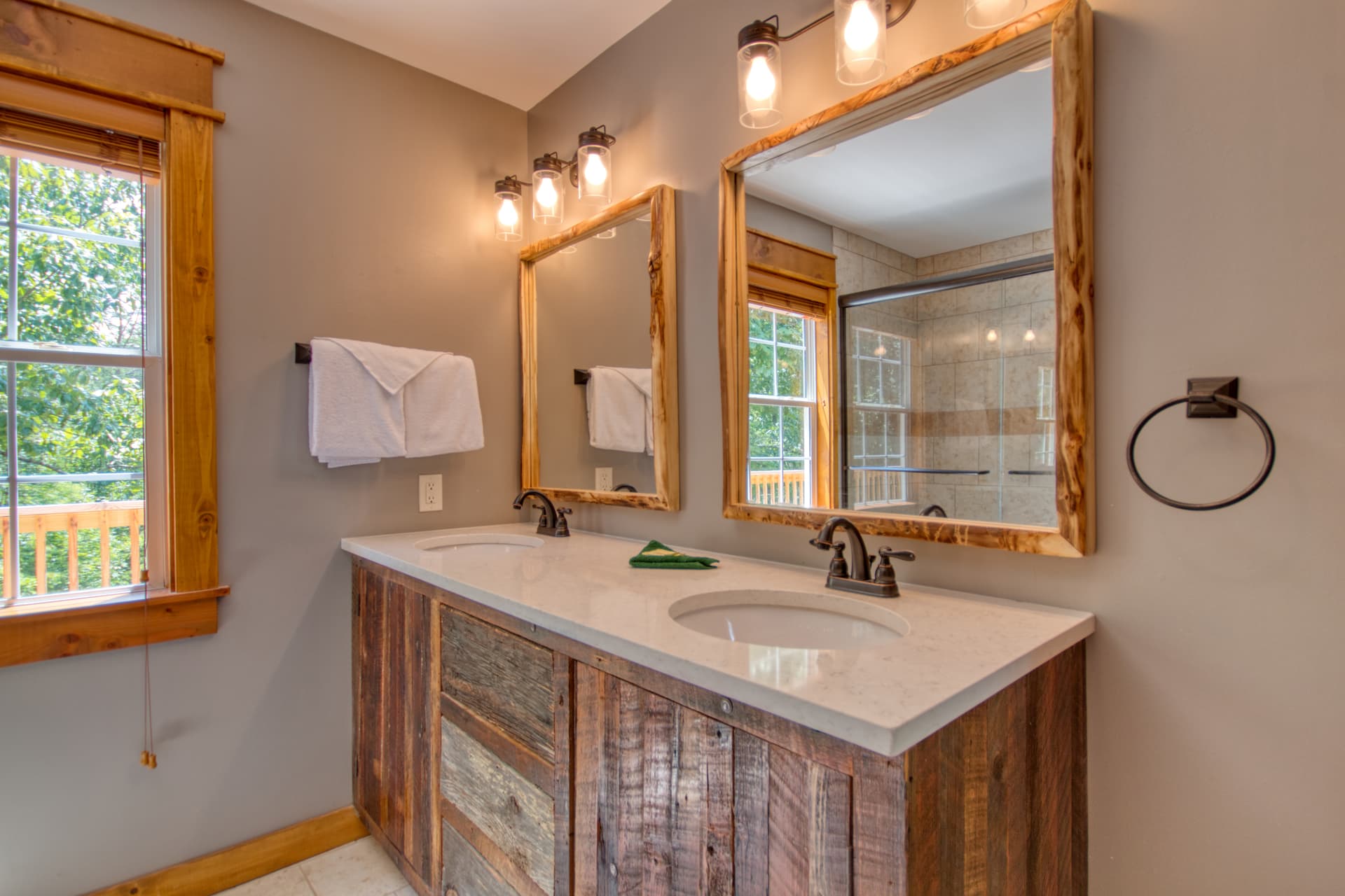 Black Bear Cinema - Image 12