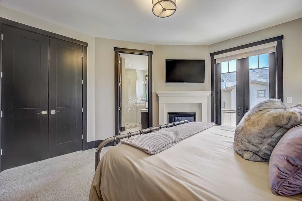 Blackstone at the Canyons - Image 2