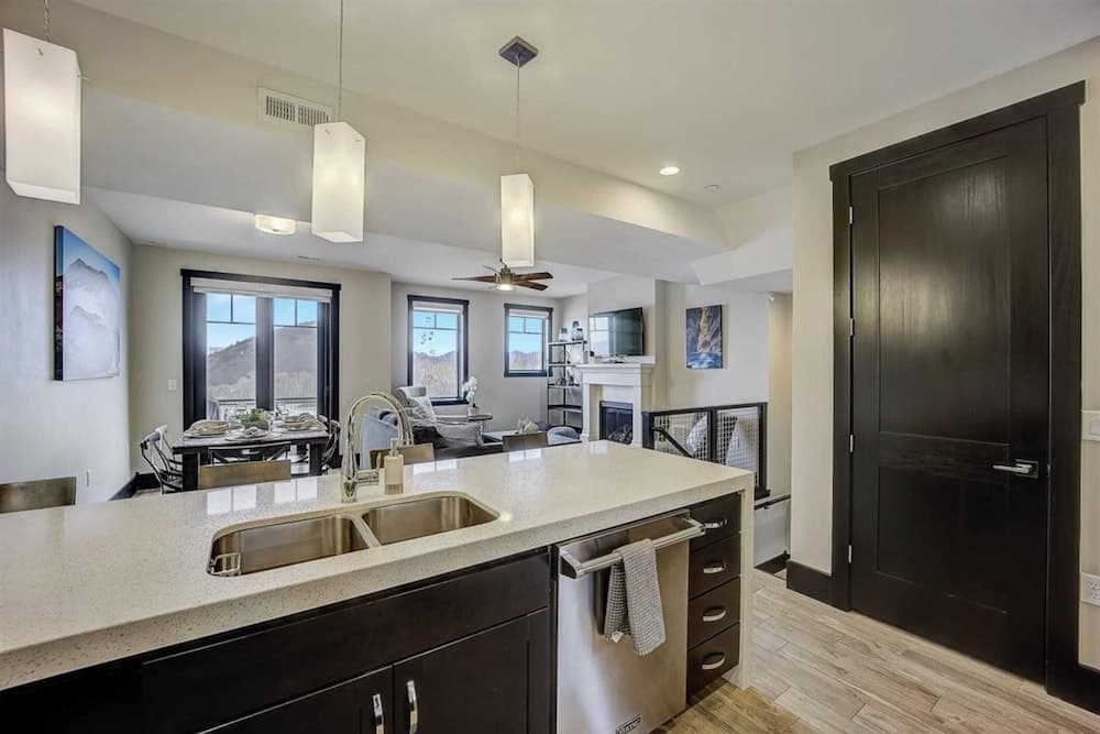 Blackstone at the Canyons - Image 17