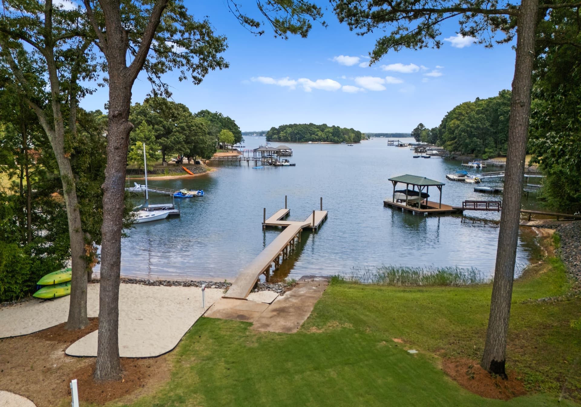 Blanca Bay on Brawley - Image 3