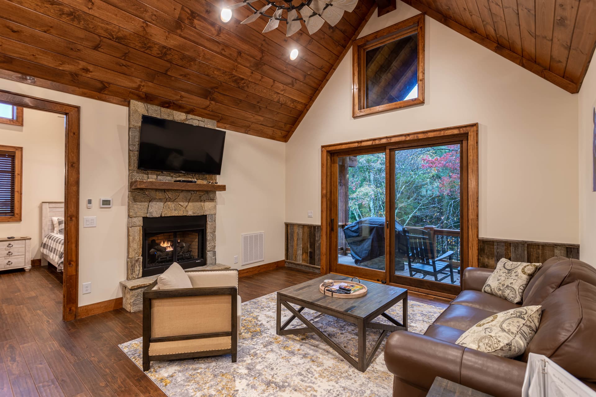 Blue Creek Cabin Home - Image 4