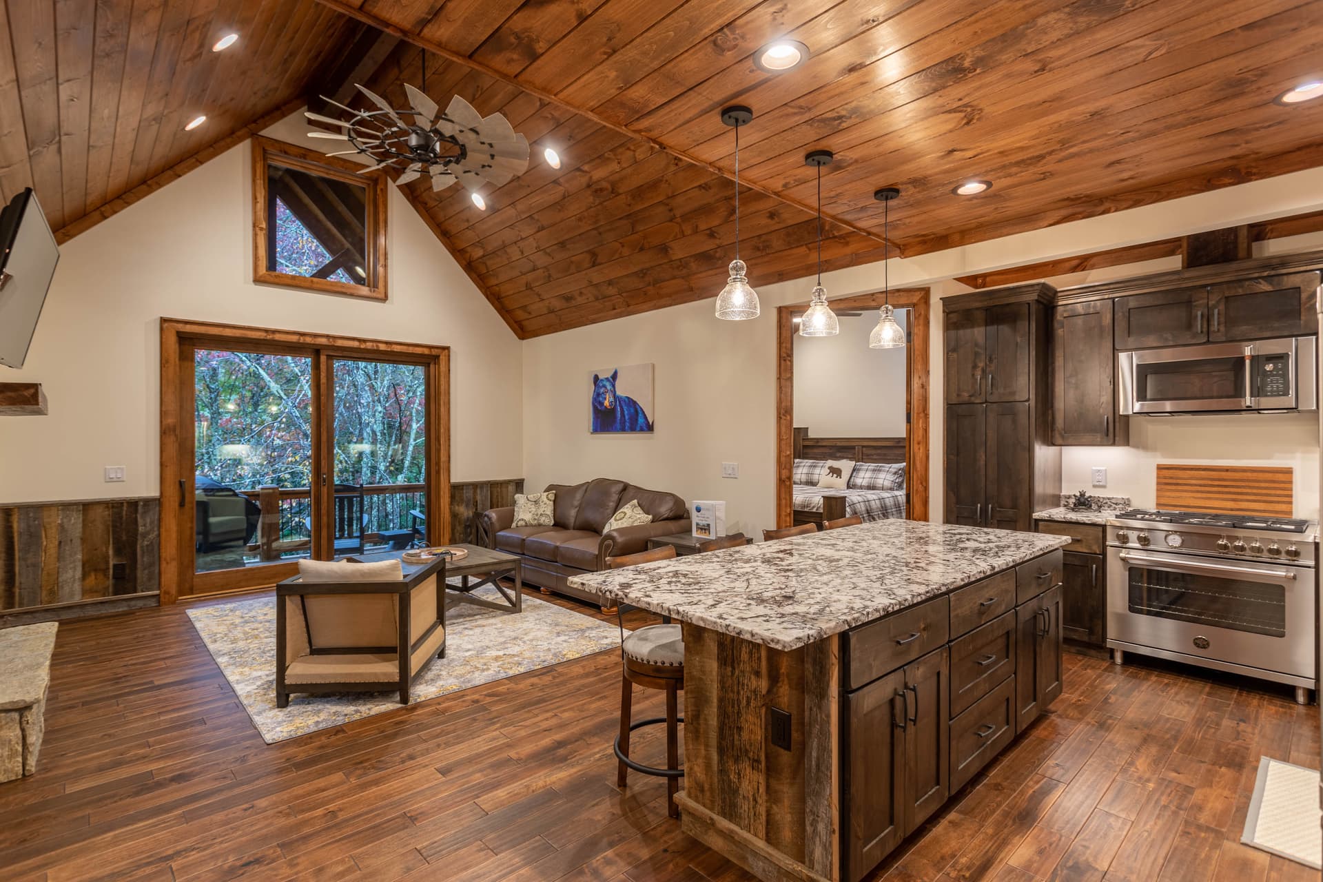 Blue Creek Cabin Home - Image 10