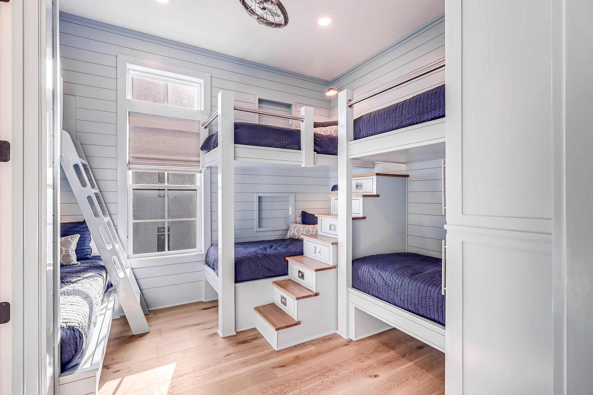 Blue Havana - Image 38