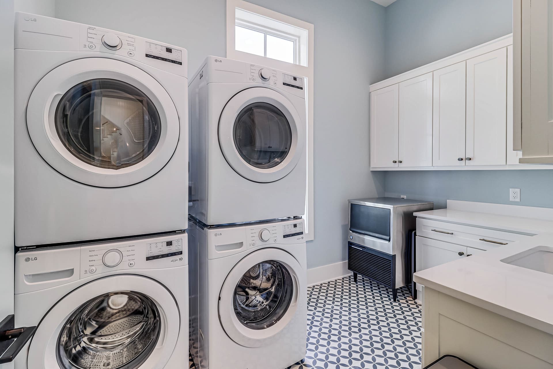 Blue Havana - Image 56