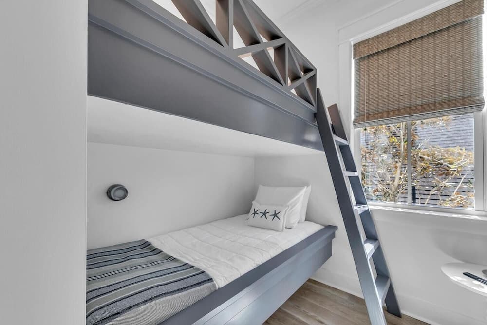 Blue Moon - Image 29