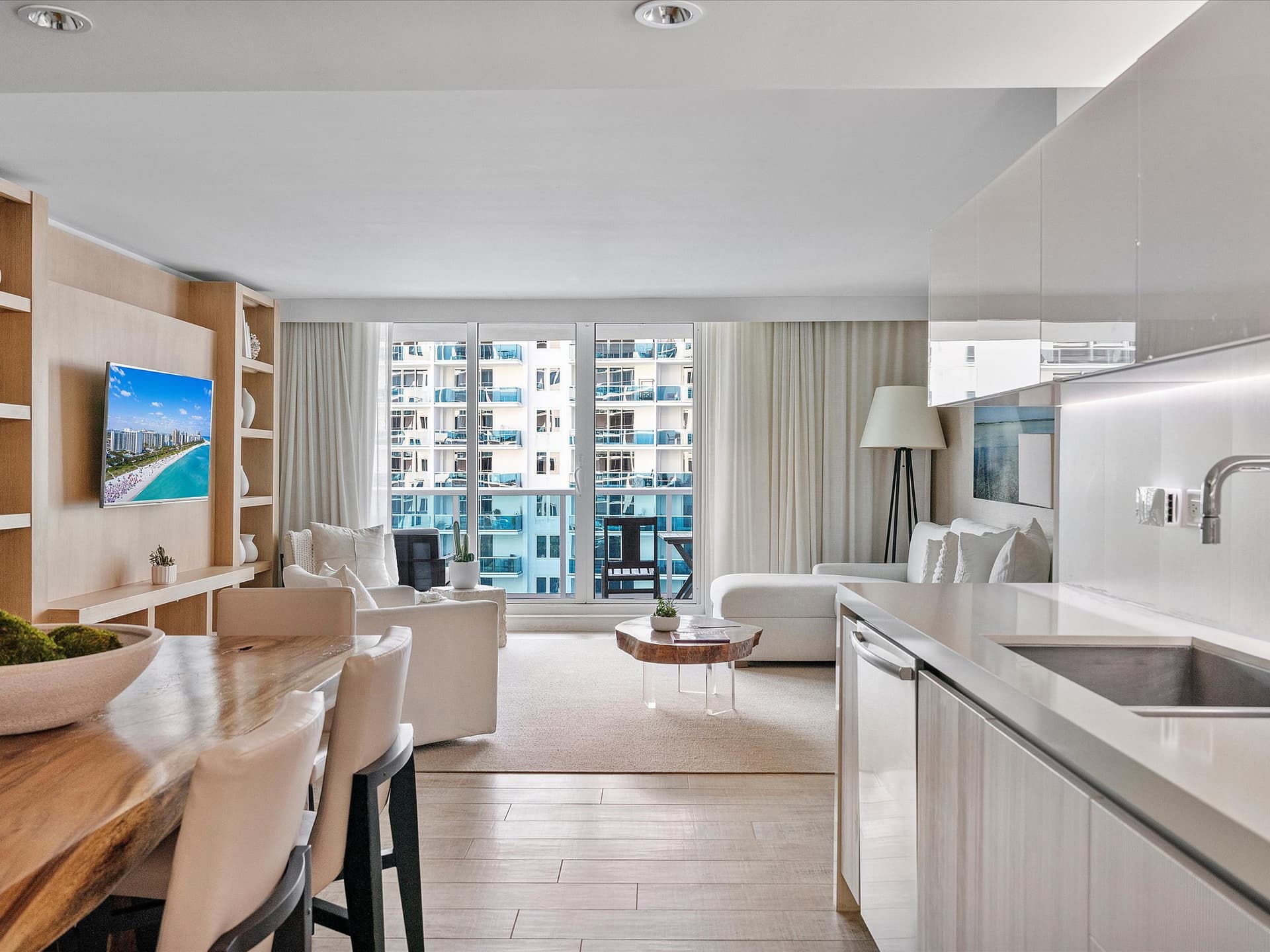 Blue Skies Corner - Image 4