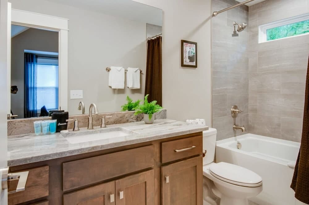 Rock House - Image 26