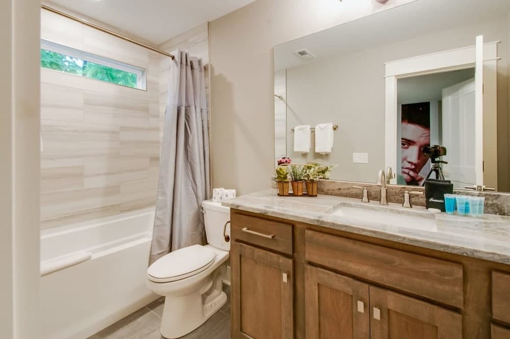 Rock House - Image 27