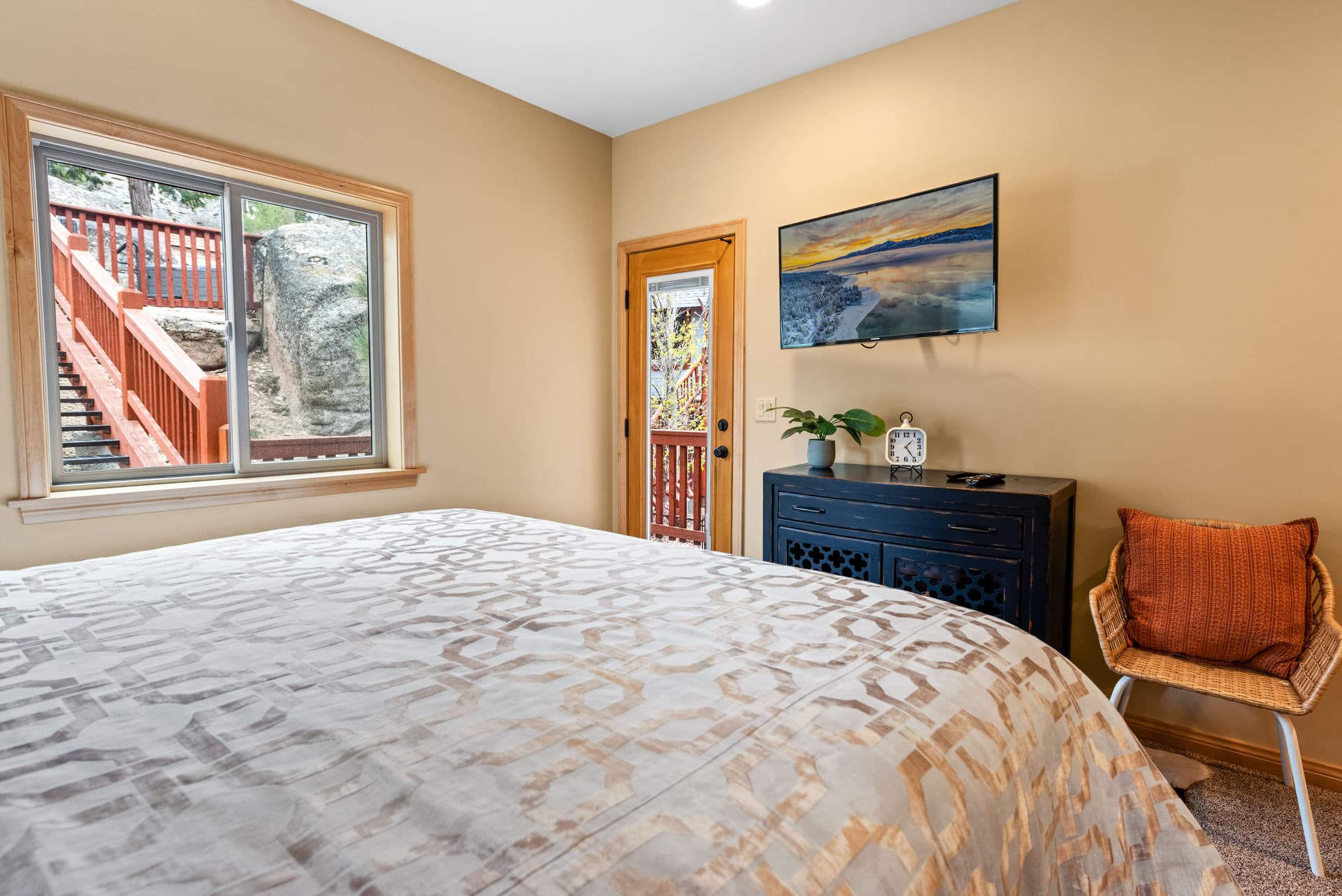 Boulder Bay Chalet - Image 13