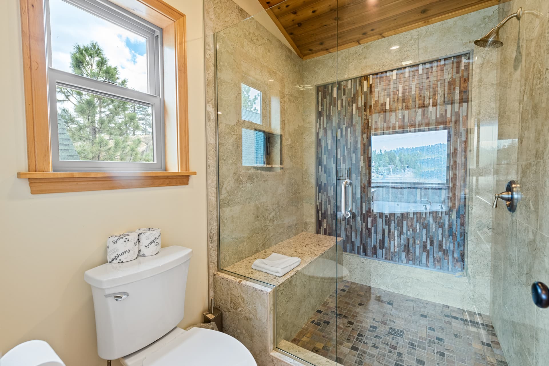 Boulder Bay Chalet - Image 18