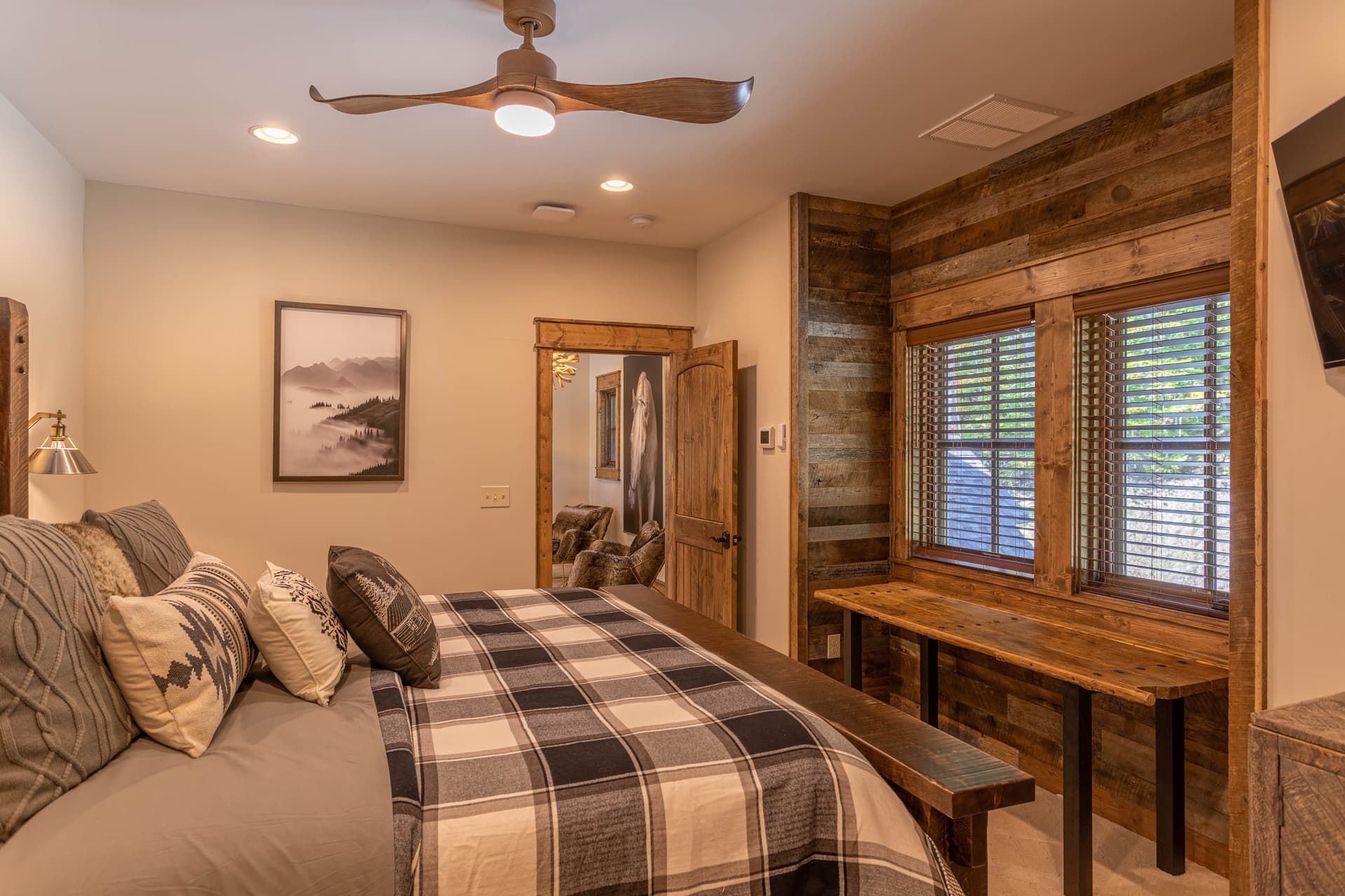 Boulder Creek Manor - Image 18