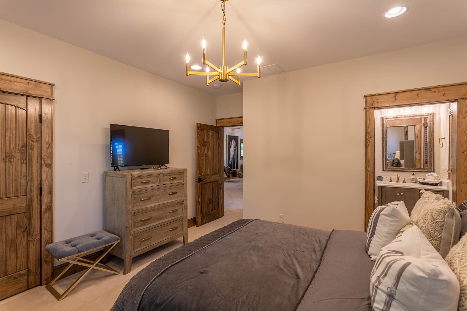 Boulder Creek Manor - Image 21