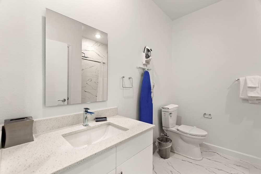 Boutique Retreat - Image 26