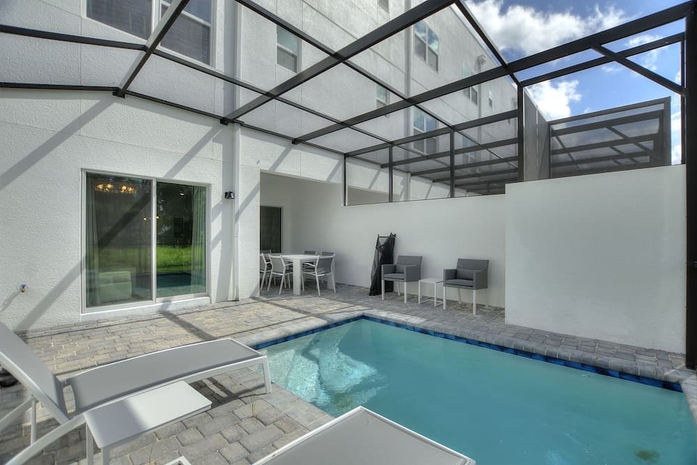 Boutique Retreat - Image 2