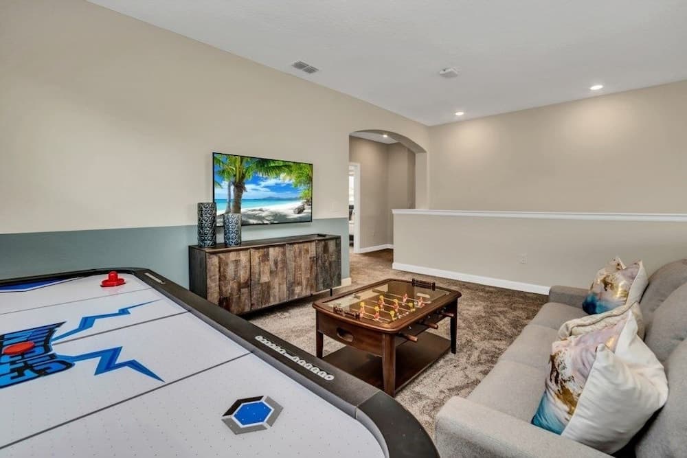 Boutique Canvas - Image 15