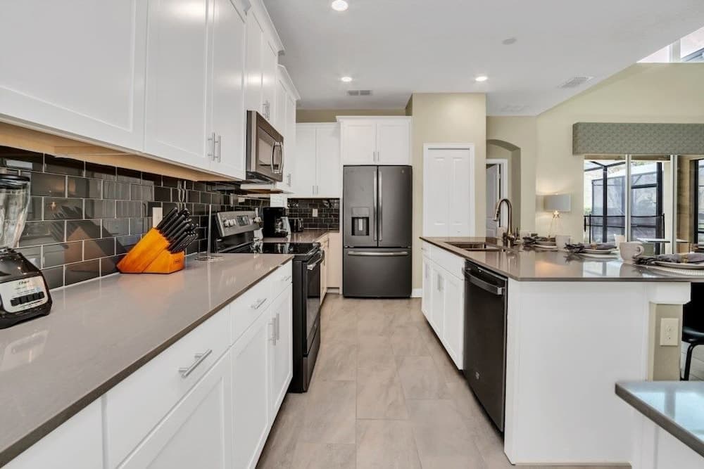 Boutique Canvas - Image 8