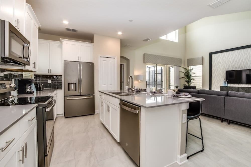 Boutique Canvas - Image 9