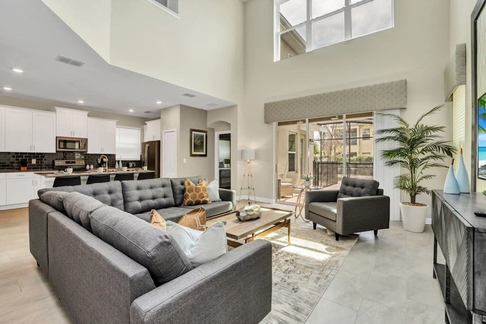 Boutique Canvas - Image 2