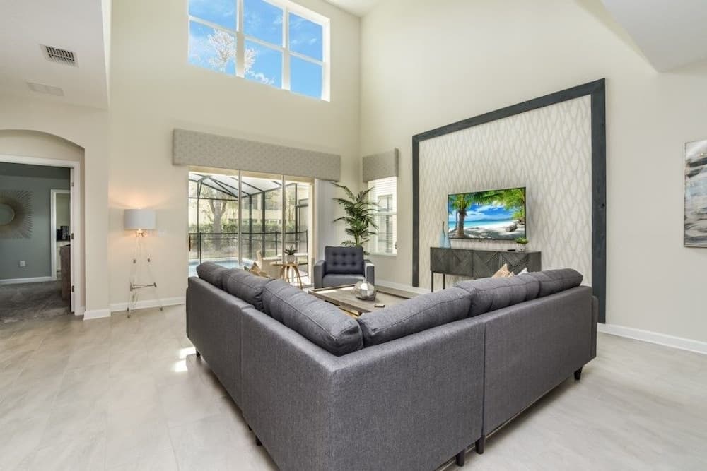 Boutique Canvas - Image 3